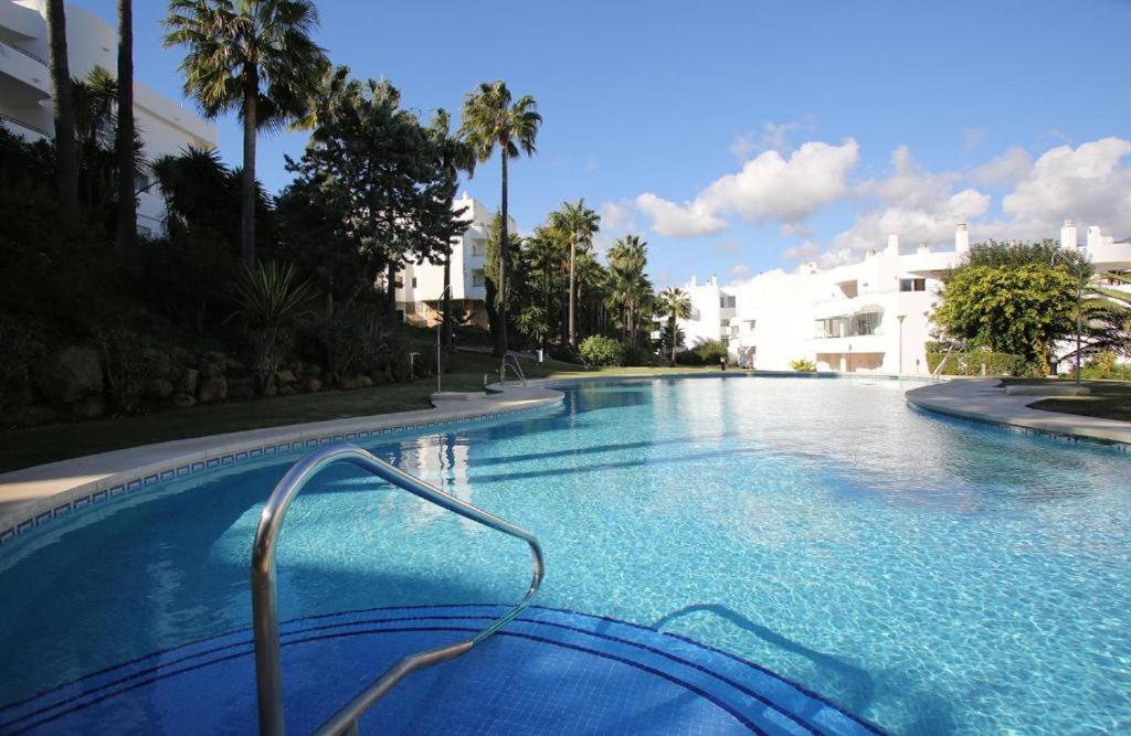 Estepona Golf Apartment Luaran gambar